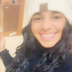 Meet your Posher, Paola